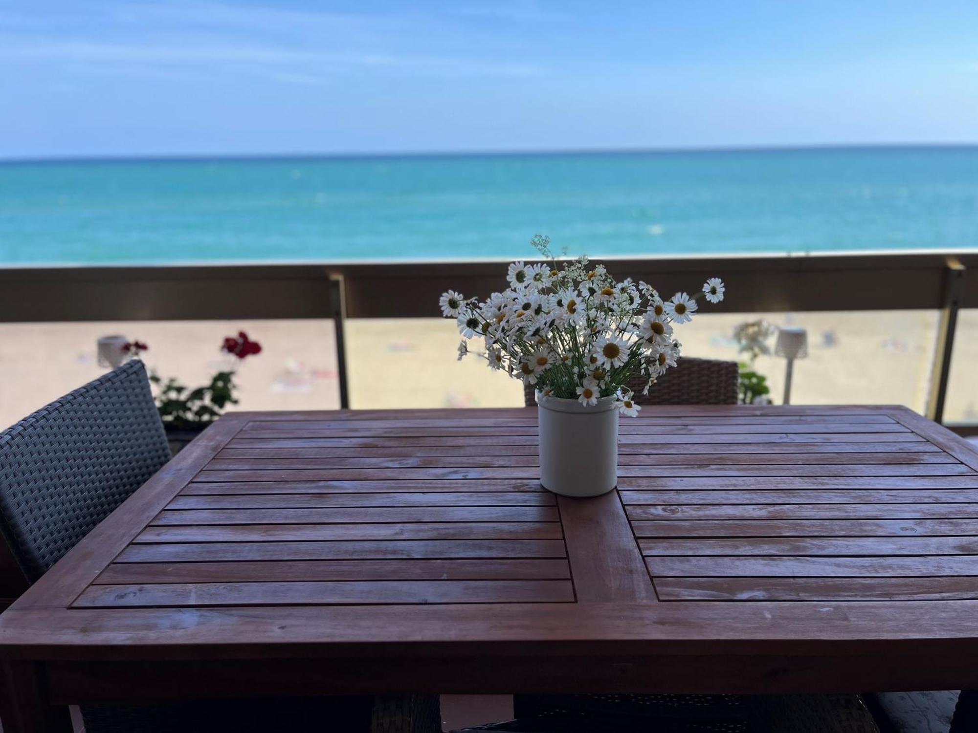 Acogedor Y Amplio Apartamento Familiar A Pie De Playa カラフェル エクステリア 写真