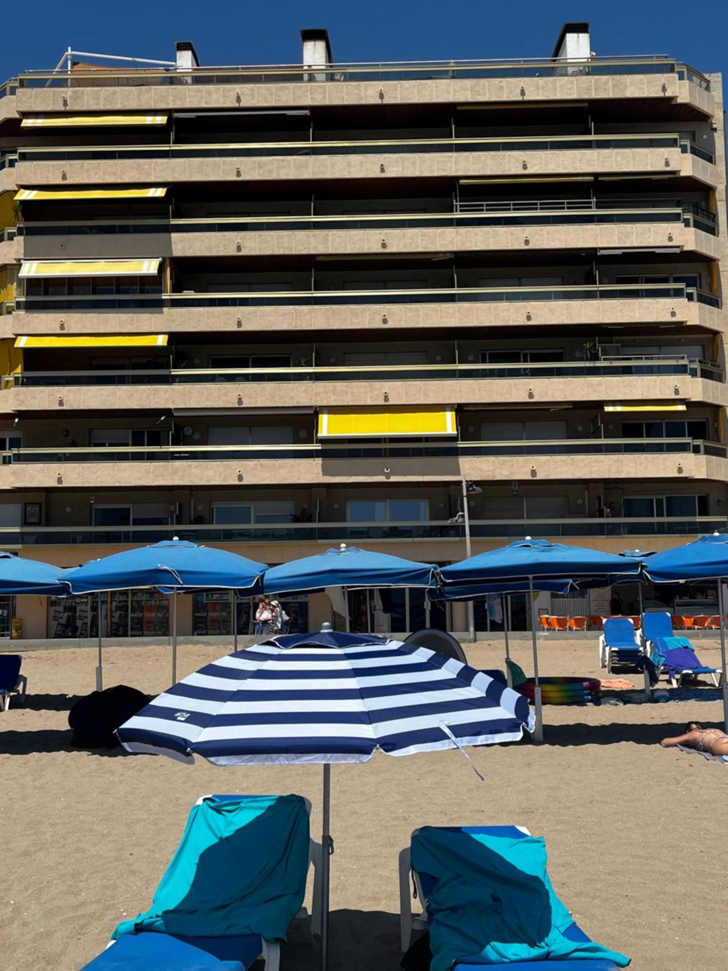 Acogedor Y Amplio Apartamento Familiar A Pie De Playa カラフェル エクステリア 写真